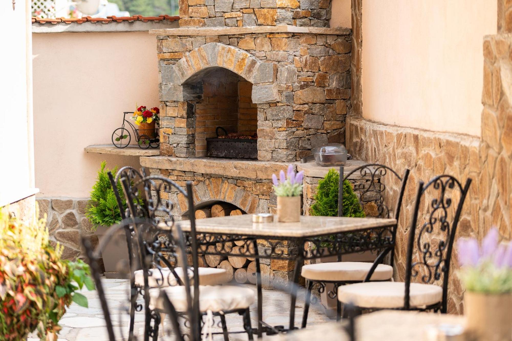 Beluga Guest House Velingrad Buitenkant foto